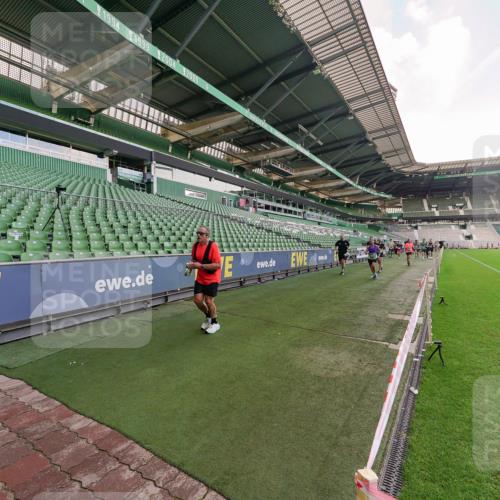 13.09.2026 - 21. swb-Marathon Bremen Michael Burmester http://msf.ph/oto/10318307 13.09.2026 13:16:19 Laufen im Stadion 134, 143, 153, 231, 263, 266, 267, 271, 300, 449, 598, 612, 653, 990, 1047, 1057, 1185, 1312, 1465, 1539, 1813, 1825, 1874, 1987, 2013, 2218, 2235, 2259, 2351, 2359, 2363, 2381, 2385, 2386, 2466, 2468, 2484, 2550, 2562, 2579, 2664, 2667, 2678, 2690, 2691, 2698, 2760, 2778, 2783, 2797, 2799, 2821, 2846, 2859, 2874, 2958, 2974, 2996, 3001, 3075, 3133, 3157, 3165, 3185, 3213, 3237, 3265, 3331, 3355, 3366, 3382, 3387, 3479, 3486, 3501, 3506, 3512, 3670, 3829, 4306 meine-sportfotos.de