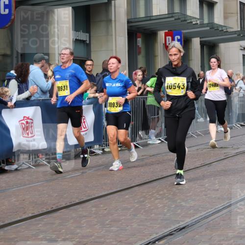 13.09.2026 - 21. swb-Marathon Bremen Strokosch-Dieckow http://msf.ph/oto/10318326 13.09.2026 10:57:57 Ziel 10249, 10494, 10530, 10543, 10604, 10673, 10750, 10798, 10826, 10828, 10903, 10914, 10931, 10932, 11004, 11120, 11131, 11152, 11202, 11295, 11388, 11403, 11420, 11455, 11686, 11750, 11752, 11884, 11906, 11952, 11953, 12017, 12092, 12386, 12387, 12441, 12482, 12518, 10078, 10460, 10559, 10565, 10707, 10728, 11136, 11153, 11245, 11332, 11532, 11568, 11824, 11856, 11863, 12222, 12228, 12231, 12264, 12427, 12551 meine-sportfotos.de