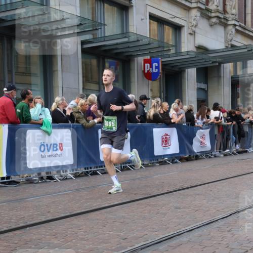 13.09.2026 - 21. swb-Marathon Bremen Strokosch-Dieckow http://msf.ph/oto/10318328 13.09.2026 13:17:05 Ziel 560, 842, 2008, 2052, 3148, 4171, 4805, 5041, 5550, 6095, 6734, 6759, 6803, 7901, 8100, 8253, 8446, 8532, 8714, 9075, 385, 472, 675, 734, 827, 1970, 2052, 2319, 2473, 2809, 3246, 3706, 3716, 3961, 4135, 4137, 4156, 5772, 6049, 6531, 6535, 6624, 6704, 6819, 6953, 7284, 7297, 7387, 8111, 8418, 8858 meine-sportfotos.de