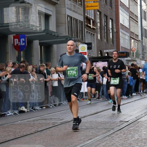 13.09.2026 - 21. swb-Marathon Bremen Strokosch-Dieckow http://msf.ph/oto/10318353 13.09.2026 13:17:08 Ziel 560, 842, 2008, 2234, 3148, 3760, 4171, 4805, 5041, 5550, 6095, 6734, 6759, 6803, 7901, 8100, 8250, 8253, 8446, 8532, 8714, 9075, 385, 472, 1970, 2052, 2319, 3246, 3706, 3961, 4137, 4156, 6049, 6531, 6624, 6704, 6819, 6953, 7284, 7297, 7387, 8111, 8418, 8858 meine-sportfotos.de
