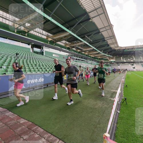 13.09.2026 - 21. swb-Marathon Bremen Michael Burmester http://msf.ph/oto/10318378 13.09.2026 13:16:28 Laufen im Stadion 134, 143, 153, 231, 263, 266, 267, 271, 449, 598, 612, 653, 990, 1057, 1185, 1312, 1465, 1539, 1813, 1825, 1874, 1987, 2013, 2067, 2218, 2235, 2259, 2351, 2359, 2363, 2381, 2385, 2386, 2466, 2468, 2484, 2532, 2550, 2562, 2579, 2586, 2664, 2667, 2678, 2698, 2760, 2778, 2783, 2797, 2799, 2821, 2846, 2859, 2874, 2958, 2974, 2996, 3001, 3075, 3104, 3133, 3157, 3165, 3185, 3195, 3213, 3237, 3265, 3331, 3366, 3382, 3387, 3479, 3486, 3501, 3506, 3512, 3670, 3829 meine-sportfotos.de