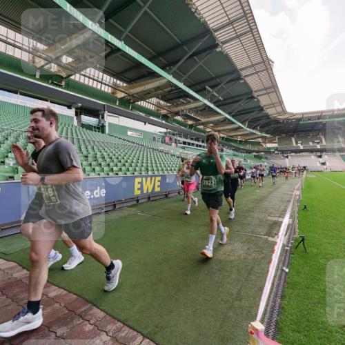 13.09.2026 - 21. swb-Marathon Bremen Michael Burmester http://msf.ph/oto/10318387 13.09.2026 13:16:29 Laufen im Stadion 134, 143, 153, 231, 263, 266, 267, 271, 449, 588, 598, 612, 653, 990, 1057, 1185, 1312, 1465, 1539, 1813, 1825, 1874, 1987, 2013, 2067, 2218, 2235, 2259, 2351, 2359, 2363, 2381, 2385, 2386, 2466, 2468, 2484, 2532, 2550, 2562, 2579, 2586, 2664, 2667, 2678, 2698, 2760, 2778, 2783, 2797, 2799, 2821, 2846, 2859, 2874, 2958, 2974, 2996, 3001, 3075, 3104, 3133, 3157, 3165, 3185, 3195, 3213, 3237, 3265, 3331, 3366, 3382, 3387, 3479, 3486, 3501, 3506, 3512, 3670, 3829 meine-sportfotos.de