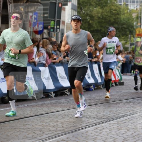 13.09.2026 - 21. swb-Marathon Bremen Strokosch-Dieckow http://msf.ph/oto/10318433 13.09.2026 13:07:13 Ziel 521, 749, 1009, 3127, 3794, 3973, 4574, 5238, 6784, 8580, 8888, 9708, 2706, 3043, 3118, 4743, 4808, 8060, 8098, 8980 meine-sportfotos.de