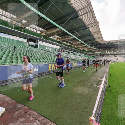 13.09.2026 - 21. swb-Marathon Bremen Michael Burmester http://msf.ph/oto/10318440 13.09.2026 13:16:35 Laufen im Stadion 134, 143, 153, 231, 263, 267, 271, 449, 588, 598, 612, 653, 990, 1057, 1185, 1312, 1465, 1539, 1813, 1825, 1874, 1987, 2013, 2067, 2096, 2218, 2235, 2259, 2351, 2359, 2363, 2381, 2385, 2386, 2468, 2532, 2550, 2562, 2579, 2586, 2655, 2664, 2667, 2678, 2698, 2760, 2778, 2783, 2797, 2799, 2821, 2846, 2859, 2874, 2958, 2974, 2996, 3001, 3075, 3104, 3133, 3157, 3165, 3185, 3195, 3213, 3237, 3265, 3314, 3331, 3366, 3382, 3387, 3479, 3486, 3501, 3506, 3512, 3829 meine-sportfotos.de