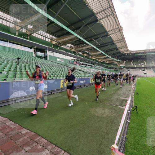 13.09.2026 - 21. swb-Marathon Bremen Michael Burmester http://msf.ph/oto/10318450 13.09.2026 13:16:37 Laufen im Stadion 134, 143, 153, 231, 263, 267, 271, 449, 588, 598, 612, 653, 990, 1057, 1185, 1312, 1465, 1539, 1813, 1825, 1874, 1987, 2013, 2067, 2096, 2218, 2235, 2259, 2351, 2359, 2363, 2381, 2385, 2386, 2389, 2468, 2532, 2550, 2562, 2579, 2586, 2655, 2664, 2667, 2678, 2698, 2760, 2778, 2783, 2797, 2799, 2821, 2846, 2859, 2874, 2958, 2974, 2996, 3001, 3075, 3104, 3133, 3157, 3165, 3185, 3195, 3213, 3237, 3265, 3314, 3331, 3366, 3382, 3387, 3479, 3486, 3501, 3506, 3512, 3829 meine-sportfotos.de