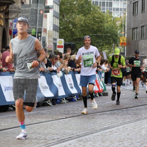 13.09.2026 - 21. swb-Marathon Bremen Strokosch-Dieckow http://msf.ph/oto/10318451 13.09.2026 13:07:14 Ziel 521, 749, 1009, 3127, 3794, 3973, 4574, 6784, 8580, 8888, 9708, 2706, 3043, 3118, 4743, 4808, 8060, 8098, 8467, 8980 meine-sportfotos.de