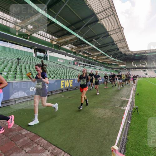 13.09.2026 - 21. swb-Marathon Bremen Michael Burmester http://msf.ph/oto/10318460 13.09.2026 13:16:38 Laufen im Stadion 134, 143, 153, 231, 263, 267, 271, 449, 588, 598, 612, 653, 990, 1057, 1185, 1312, 1465, 1539, 1813, 1825, 1874, 1987, 2013, 2067, 2096, 2218, 2235, 2259, 2351, 2359, 2363, 2381, 2385, 2386, 2389, 2468, 2532, 2550, 2562, 2579, 2586, 2655, 2664, 2667, 2678, 2698, 2760, 2778, 2783, 2797, 2799, 2821, 2846, 2859, 2874, 2958, 2974, 2996, 3001, 3075, 3104, 3133, 3157, 3165, 3185, 3195, 3213, 3237, 3265, 3314, 3331, 3366, 3382, 3387, 3479, 3486, 3501, 3506, 3512, 3829 meine-sportfotos.de