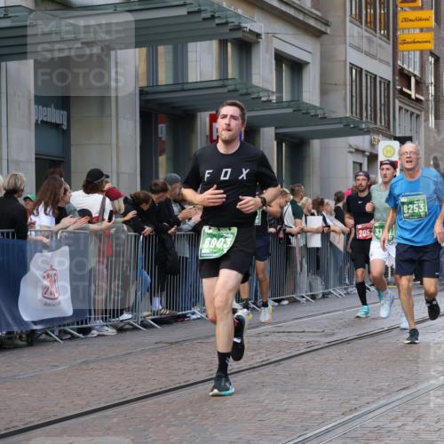 13.09.2026 - 21. swb-Marathon Bremen Strokosch-Dieckow http://msf.ph/oto/10318468 13.09.2026 13:17:11 Ziel 560, 771, 842, 1297, 2008, 2234, 2812, 3148, 3760, 4171, 4498, 4499, 5041, 5550, 6095, 6734, 6803, 7901, 8100, 8250, 8253, 8446, 8532, 8714, 9075, 9400, 385, 1970, 2052, 2319, 3246, 3706, 3961, 4156, 4805, 6049, 6624, 6704, 6759, 6819, 6953, 7284, 7297, 8111, 8418, 8858 meine-sportfotos.de