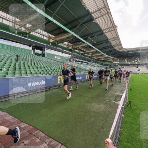 13.09.2026 - 21. swb-Marathon Bremen Michael Burmester http://msf.ph/oto/10318472 13.09.2026 13:16:39 Laufen im Stadion 134, 143, 153, 231, 263, 267, 271, 449, 588, 598, 612, 653, 990, 1057, 1185, 1312, 1465, 1539, 1813, 1825, 1874, 1987, 2013, 2067, 2096, 2218, 2235, 2259, 2351, 2359, 2363, 2381, 2385, 2386, 2389, 2468, 2532, 2550, 2562, 2579, 2586, 2655, 2664, 2667, 2678, 2698, 2760, 2778, 2783, 2797, 2799, 2821, 2846, 2859, 2874, 2974, 2996, 3001, 3075, 3104, 3133, 3157, 3165, 3185, 3195, 3213, 3237, 3265, 3314, 3331, 3366, 3382, 3387, 3479, 3486, 3501, 3506, 3512, 3829 meine-sportfotos.de