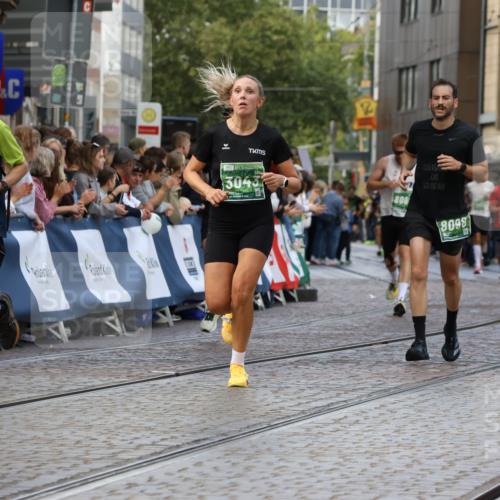 13.09.2026 - 21. swb-Marathon Bremen Strokosch-Dieckow http://msf.ph/oto/10318524 13.09.2026 13:07:18 Ziel 521, 749, 1540, 3127, 3794, 3973, 4574, 8580, 8888, 9708, 2706, 3043, 3118, 4743, 7803, 8060, 8098, 8467 meine-sportfotos.de