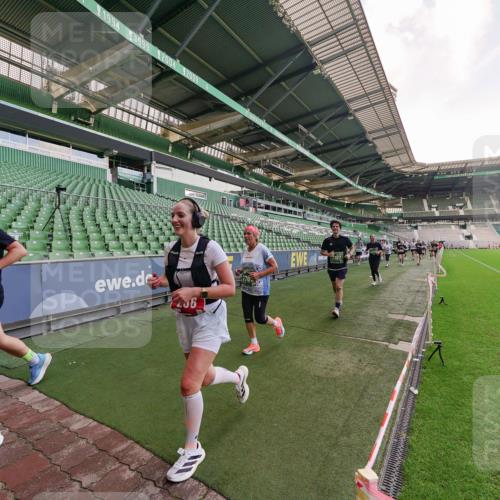 13.09.2026 - 21. swb-Marathon Bremen Michael Burmester http://msf.ph/oto/10318559 13.09.2026 13:16:46 Laufen im Stadion 134, 143, 153, 231, 263, 267, 271, 449, 588, 598, 612, 653, 990, 1057, 1185, 1312, 1424, 1425, 1465, 1539, 1790, 1813, 1825, 1874, 1987, 2013, 2067, 2096, 2218, 2259, 2351, 2363, 2381, 2385, 2386, 2389, 2419, 2468, 2532, 2550, 2562, 2579, 2586, 2655, 2664, 2667, 2678, 2698, 2778, 2783, 2797, 2799, 2821, 2846, 2859, 2874, 2974, 2984, 2996, 3001, 3075, 3104, 3133, 3157, 3165, 3185, 3195, 3213, 3237, 3265, 3314, 3331, 3366, 3382, 3387, 3431, 3479, 3486, 3501, 3506, 3512 meine-sportfotos.de
