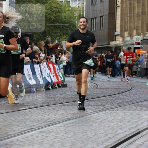 13.09.2026 - 21. swb-Marathon Bremen Strokosch-Dieckow http://msf.ph/oto/10318598 13.09.2026 13:07:19 Ziel 749, 1540, 3127, 3794, 3973, 4574, 8888, 9708, 819, 2706, 3043, 4743, 7803, 8060, 8098, 8467 meine-sportfotos.de