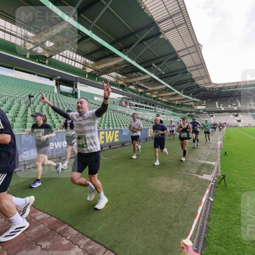 13.09.2026 - 21. swb-Marathon Bremen Michael Burmester http://msf.ph/oto/10318652 13.09.2026 13:16:56 Laufen im Stadion 134, 143, 153, 231, 267, 271, 449, 588, 598, 612, 653, 990, 1057, 1185, 1312, 1424, 1425, 1465, 1539, 1790, 1813, 1825, 1874, 1987, 2013, 2067, 2096, 2218, 2259, 2351, 2363, 2381, 2386, 2389, 2419, 2468, 2532, 2550, 2562, 2579, 2586, 2601, 2655, 2664, 2678, 2698, 2778, 2797, 2799, 2821, 2846, 2874, 2974, 2984, 2996, 3001, 3075, 3104, 3133, 3165, 3180, 3195, 3213, 3237, 3265, 3314, 3331, 3337, 3366, 3382, 3387, 3421, 3431, 3479, 3486, 3501, 3506, 3512, 3548 meine-sportfotos.de