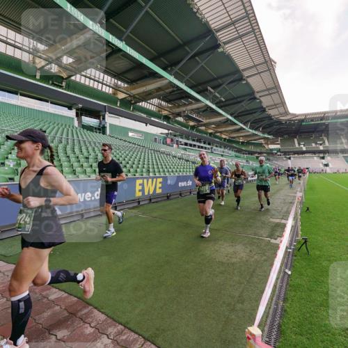 13.09.2026 - 21. swb-Marathon Bremen Michael Burmester http://msf.ph/oto/10318684 13.09.2026 13:16:58 Laufen im Stadion 134, 143, 153, 231, 267, 271, 449, 588, 598, 612, 653, 990, 1057, 1185, 1312, 1424, 1425, 1465, 1539, 1790, 1813, 1825, 1874, 1987, 2013, 2067, 2096, 2218, 2259, 2351, 2363, 2381, 2389, 2419, 2468, 2532, 2550, 2562, 2579, 2586, 2601, 2647, 2655, 2664, 2678, 2698, 2778, 2797, 2799, 2821, 2846, 2874, 2974, 2984, 2996, 3001, 3075, 3104, 3133, 3165, 3180, 3195, 3213, 3237, 3265, 3314, 3331, 3337, 3366, 3382, 3387, 3421, 3431, 3479, 3486, 3501, 3506, 3512, 3548 meine-sportfotos.de