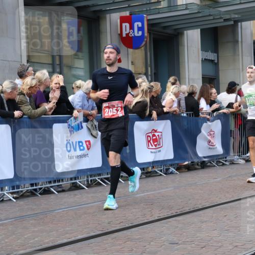 13.09.2026 - 21. swb-Marathon Bremen Strokosch-Dieckow http://msf.ph/oto/10318686 13.09.2026 13:17:15 Ziel 560, 771, 842, 1297, 2008, 2125, 2234, 2812, 3148, 3760, 4171, 4498, 4499, 4620, 5041, 5550, 5817, 6095, 6803, 7901, 8100, 8250, 8253, 8446, 8532, 8714, 9075, 9400, 9505, 13107, 385, 1970, 2052, 2319, 3246, 3706, 4156, 4805, 6095, 6624, 6704, 6734, 6759, 6819, 6953, 7284, 8111, 8418, 8858 meine-sportfotos.de