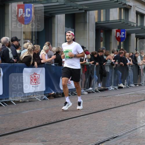13.09.2026 - 21. swb-Marathon Bremen Strokosch-Dieckow http://msf.ph/oto/10318702 13.09.2026 13:17:16 Ziel 560, 771, 842, 1297, 2008, 2125, 2234, 2812, 3148, 3760, 4171, 4498, 4499, 4620, 5041, 5550, 5817, 6803, 7901, 8100, 8250, 8253, 8446, 8532, 8714, 9075, 9400, 9505, 13107, 842, 2052, 2319, 3246, 3706, 4156, 4805, 6095, 6624, 6704, 6734, 6759, 6953, 7284, 8111, 8418, 8858 meine-sportfotos.de