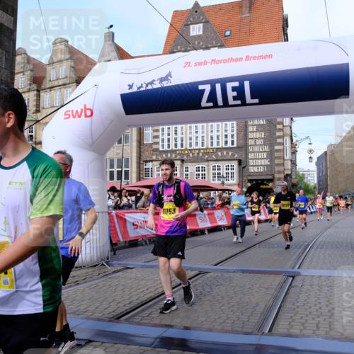 13.09.2026 - 21. swb-Marathon Bremen Tim E. http://msf.ph/oto/10318798 13.09.2026 10:58:02 Ziel 10078, 10460, 10565, 10707, 10728, 11153, 11245, 11532, 11568, 11824, 11856, 12222, 12228, 12231, 12264, 12427, 12555 meine-sportfotos.de