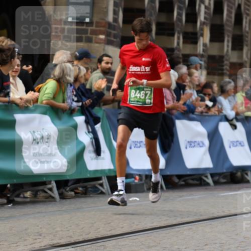 13.09.2026 - 21. swb-Marathon Bremen Strokosch-Dieckow http://msf.ph/oto/10318843 13.09.2026 13:07:28 Ziel 1540, 1863, 3794, 3973, 4808, 6053, 7636, 7876, 8980, 9708, 9927, 819, 2135, 4990, 5570, 5976, 7558, 7803, 8467, 8611, 8737, 9035 meine-sportfotos.de
