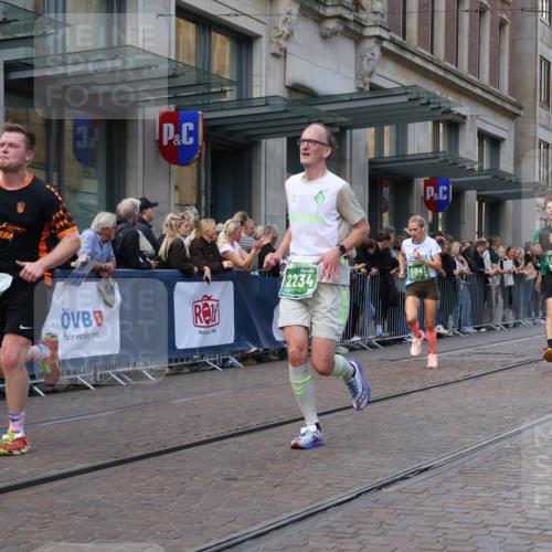 13.09.2026 - 21. swb-Marathon Bremen Strokosch-Dieckow http://msf.ph/oto/10318866 13.09.2026 13:17:18 Ziel 560, 771, 1297, 2008, 2125, 2234, 2812, 3148, 3760, 4171, 4498, 4499, 4620, 5041, 5550, 5817, 6803, 7901, 8100, 8250, 8253, 8446, 8532, 8714, 9075, 9400, 9505, 13107, 842, 2052, 3148, 3246, 3706, 4156, 4805, 6095, 6624, 6704, 6734, 6759, 6953, 7284, 8111, 8418, 8858 meine-sportfotos.de