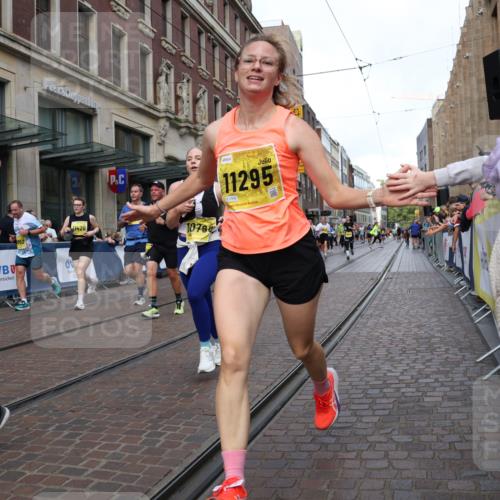 13.09.2026 - 21. swb-Marathon Bremen Strokosch-Dieckow http://msf.ph/oto/10318869 13.09.2026 10:58:09 Ziel 10249, 10530, 10750, 10798, 10878, 10879, 11004, 11030, 11120, 11131, 11152, 11189, 11202, 11384, 11388, 11403, 11420, 11455, 11686, 11750, 11906, 11952, 11953, 11955, 12017, 12092, 12180, 12237, 12320, 12386, 12387, 12499, 12505, 12518, 10078, 10494, 10543, 10559, 10565, 10604, 10673, 10707, 10728, 10798, 10826, 10828, 10903, 10914, 10931, 10932, 11136, 11295, 11332, 11388, 11752, 11824, 11856, 11863, 11884, 12231, 12386, 12387, 12427, 12441, 12482, 12551 meine-sportfotos.de