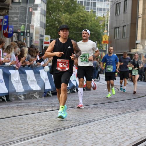 13.09.2026 - 21. swb-Marathon Bremen Strokosch-Dieckow http://msf.ph/oto/10318891 13.09.2026 13:07:30 Ziel 1540, 1863, 3118, 3794, 3973, 4808, 6053, 7636, 7876, 8980, 9708, 9927, 819, 2135, 4990, 5570, 5976, 7558, 7803, 8611, 8737, 9035, 9356 meine-sportfotos.de
