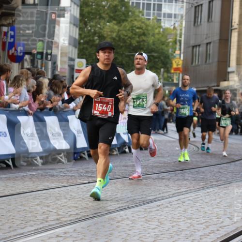 13.09.2026 - 21. swb-Marathon Bremen Strokosch-Dieckow http://msf.ph/oto/10318903 13.09.2026 13:07:30 Ziel 1540, 1863, 3118, 3794, 3973, 4808, 6053, 7636, 7876, 8980, 9708, 9927, 819, 2135, 4990, 5570, 5976, 7558, 7803, 8611, 8737, 9035, 9356 meine-sportfotos.de
