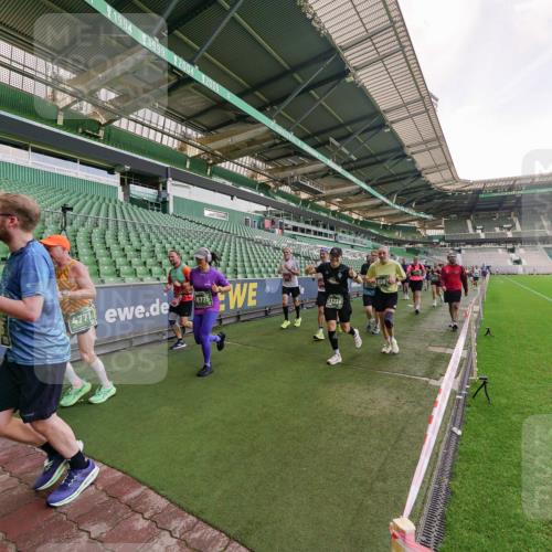 13.09.2026 - 21. swb-Marathon Bremen Michael Burmester http://msf.ph/oto/10318904 13.09.2026 13:17:22 Laufen im Stadion 134, 153, 231, 267, 271, 311, 404, 449, 588, 612, 732, 753, 837, 990, 1057, 1185, 1312, 1424, 1425, 1465, 1539, 1790, 1813, 1825, 1844, 1868, 1987, 2056, 2067, 2096, 2259, 2351, 2357, 2358, 2363, 2381, 2389, 2419, 2532, 2550, 2562, 2579, 2586, 2601, 2647, 2655, 2664, 2678, 2698, 2778, 2797, 2799, 2821, 2846, 2880, 2893, 2974, 2984, 2996, 3104, 3133, 3146, 3180, 3195, 3210, 3213, 3314, 3331, 3337, 3366, 3387, 3421, 3431, 3476, 3479, 3501, 3506, 3537, 3548, 3633, 3654 meine-sportfotos.de