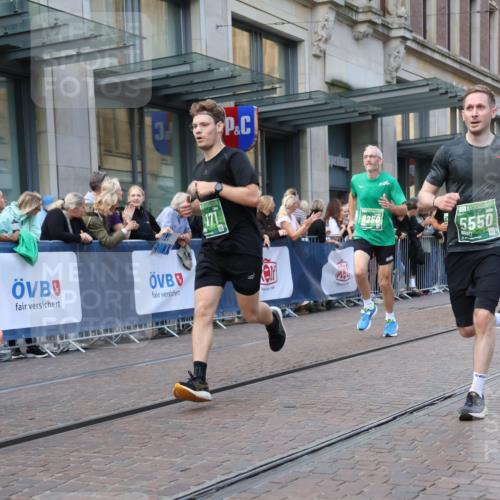 13.09.2026 - 21. swb-Marathon Bremen Strokosch-Dieckow http://msf.ph/oto/10319004 13.09.2026 13:17:21 Ziel 560, 771, 1297, 2008, 2125, 2234, 2812, 3051, 3192, 3760, 4171, 4286, 4374, 4498, 4499, 4620, 5041, 5530, 5550, 5817, 6803, 7901, 8100, 8250, 8253, 8446, 8532, 8714, 9075, 9400, 9505, 13107, 842, 2052, 3148, 3246, 4156, 4805, 6095, 6624, 6734, 6759, 6803, 6953, 7284, 8111, 8418, 8532, 8858 meine-sportfotos.de