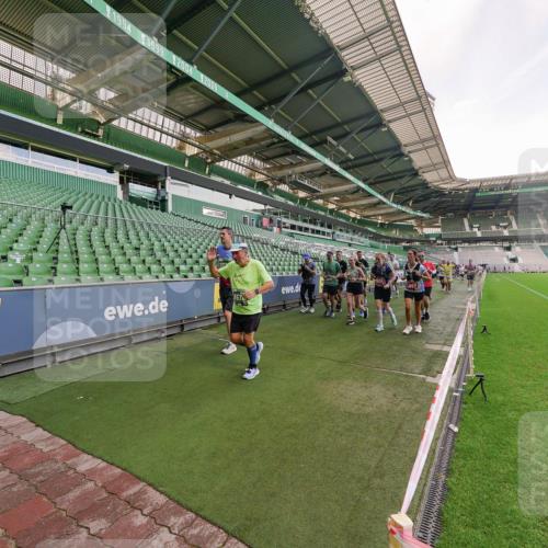 13.09.2026 - 21. swb-Marathon Bremen Michael Burmester http://msf.ph/oto/10319031 13.09.2026 13:17:34 Laufen im Stadion 134, 153, 231, 267, 271, 311, 404, 449, 588, 732, 753, 837, 990, 1057, 1185, 1312, 1424, 1425, 1465, 1539, 1790, 1813, 1825, 1844, 1868, 1987, 2056, 2067, 2096, 2123, 2259, 2351, 2357, 2358, 2363, 2381, 2389, 2419, 2532, 2550, 2562, 2579, 2586, 2601, 2614, 2647, 2655, 2778, 2797, 2799, 2821, 2849, 2880, 2893, 2974, 2984, 2996, 2999, 3104, 3146, 3180, 3195, 3210, 3213, 3314, 3337, 3366, 3387, 3421, 3431, 3476, 3479, 3501, 3506, 3537, 3548, 3633, 3654, 3740 meine-sportfotos.de