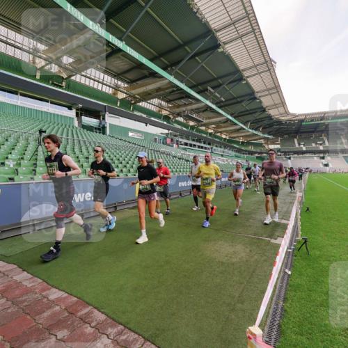 13.09.2026 - 21. swb-Marathon Bremen Michael Burmester http://msf.ph/oto/10319125 13.09.2026 13:17:40 Laufen im Stadion 134, 153, 267, 271, 311, 404, 449, 546, 588, 732, 753, 837, 990, 1057, 1185, 1312, 1424, 1425, 1465, 1539, 1790, 1813, 1825, 1844, 1868, 1987, 2056, 2067, 2096, 2123, 2259, 2357, 2358, 2363, 2381, 2389, 2419, 2532, 2550, 2562, 2586, 2601, 2614, 2647, 2655, 2778, 2797, 2821, 2849, 2857, 2880, 2893, 2974, 2984, 2996, 2999, 3096, 3100, 3104, 3146, 3180, 3195, 3210, 3213, 3314, 3337, 3366, 3387, 3421, 3431, 3476, 3479, 3501, 3506, 3537, 3548, 3633, 3654, 3740, 4478 meine-sportfotos.de