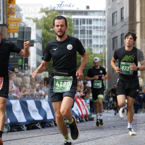 13.09.2026 - 21. swb-Marathon Bremen Strokosch-Dieckow http://msf.ph/oto/10319151 13.09.2026 13:07:38 Ziel 1540, 1863, 2706, 3043, 3118, 4743, 4808, 6053, 7636, 7876, 8060, 8098, 8980, 9927, 969, 4732, 4852, 4990, 7558, 8737, 9356 meine-sportfotos.de