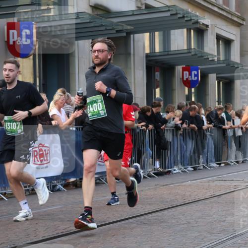 13.09.2026 - 21. swb-Marathon Bremen Strokosch-Dieckow http://msf.ph/oto/10319167 13.09.2026 13:17:24 Ziel 560, 771, 1297, 2008, 2125, 2234, 2812, 3051, 3192, 3760, 4171, 4286, 4374, 4498, 4499, 4620, 5041, 5530, 5550, 5817, 7901, 8100, 8250, 8253, 8446, 9075, 9400, 9505, 9595, 9596, 13041, 13107, 842, 2052, 3148, 4156, 4805, 6095, 6624, 6734, 6759, 6803, 6953, 7284, 8111, 8253, 8418, 8532, 8714, 8858 meine-sportfotos.de