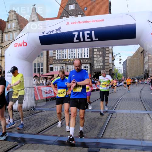 13.09.2026 - 21. swb-Marathon Bremen Tim E. http://msf.ph/oto/10319174 13.09.2026 10:58:09 Ziel 10078, 10460, 10559, 10565, 10707, 10728, 11136, 11153, 11332, 11532, 11568, 11824, 11856, 11863, 12228, 12231, 12264, 12427, 12551, 12555 meine-sportfotos.de