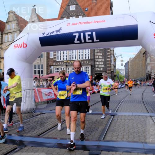 13.09.2026 - 21. swb-Marathon Bremen Tim E. http://msf.ph/oto/10319192 13.09.2026 10:58:09 Ziel 10078, 10460, 10559, 10565, 10707, 10728, 11136, 11153, 11332, 11532, 11568, 11824, 11856, 11863, 12228, 12231, 12264, 12427, 12551, 12555 meine-sportfotos.de