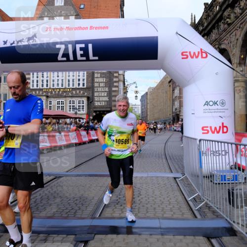 13.09.2026 - 21. swb-Marathon Bremen Tim E. http://msf.ph/oto/10319207 13.09.2026 10:58:10 Ziel 10078, 10460, 10559, 10565, 10707, 10728, 11136, 11153, 11332, 11532, 11568, 11824, 11856, 11863, 12228, 12231, 12264, 12427, 12551, 12555 meine-sportfotos.de