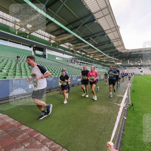 13.09.2026 - 21. swb-Marathon Bremen Michael Burmester http://msf.ph/oto/10319265 13.09.2026 13:17:56 Laufen im Stadion 134, 153, 267, 271, 311, 404, 449, 486, 546, 588, 732, 753, 837, 990, 1057, 1424, 1425, 1790, 1813, 1825, 1844, 1868, 1987, 2056, 2067, 2096, 2123, 2137, 2259, 2294, 2357, 2358, 2381, 2389, 2419, 2453, 2532, 2550, 2562, 2586, 2601, 2614, 2647, 2655, 2797, 2821, 2849, 2857, 2879, 2880, 2893, 2984, 2996, 2999, 3096, 3100, 3104, 3146, 3180, 3195, 3210, 3213, 3314, 3337, 3366, 3421, 3431, 3476, 3479, 3501, 3506, 3537, 3548, 3633, 3654, 3740, 3879, 4478 meine-sportfotos.de