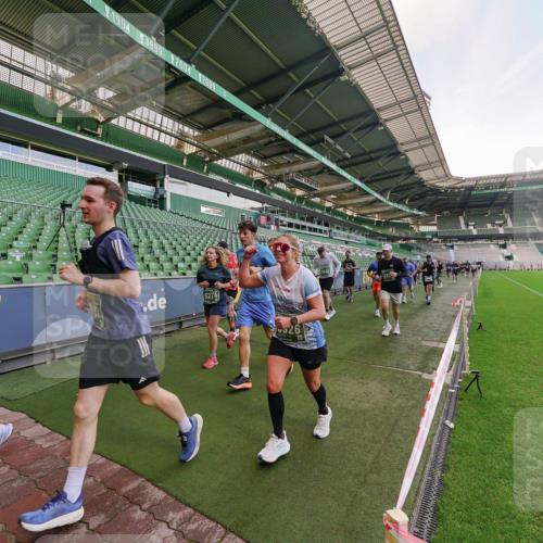 13.09.2026 - 21. swb-Marathon Bremen Michael Burmester http://msf.ph/oto/10319335 13.09.2026 13:18:03 Laufen im Stadion 134, 267, 271, 311, 404, 449, 486, 546, 588, 732, 753, 837, 921, 1057, 1424, 1425, 1431, 1765, 1790, 1813, 1825, 1844, 1868, 1987, 2056, 2067, 2096, 2123, 2137, 2259, 2294, 2357, 2358, 2381, 2389, 2419, 2453, 2532, 2550, 2562, 2586, 2601, 2614, 2647, 2655, 2797, 2821, 2849, 2857, 2879, 2880, 2893, 2984, 2996, 2999, 3096, 3100, 3104, 3146, 3180, 3195, 3210, 3213, 3285, 3314, 3337, 3366, 3421, 3431, 3476, 3479, 3506, 3537, 3548, 3619, 3633, 3654, 3740, 3879, 4478 meine-sportfotos.de