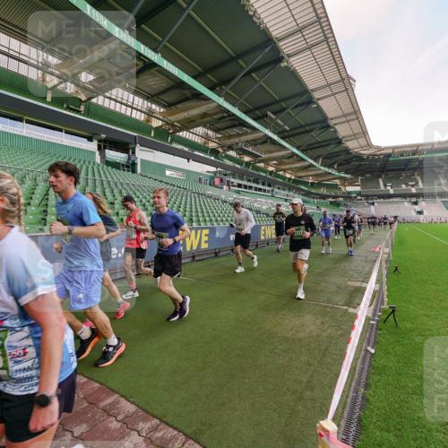 13.09.2026 - 21. swb-Marathon Bremen Michael Burmester http://msf.ph/oto/10319342 13.09.2026 13:18:03 Laufen im Stadion 134, 267, 271, 311, 404, 449, 486, 546, 588, 732, 753, 837, 921, 1057, 1424, 1425, 1431, 1765, 1790, 1813, 1825, 1844, 1868, 1987, 2056, 2067, 2096, 2123, 2137, 2259, 2294, 2357, 2358, 2381, 2389, 2419, 2453, 2532, 2550, 2562, 2586, 2601, 2614, 2647, 2655, 2797, 2821, 2849, 2857, 2879, 2880, 2893, 2984, 2996, 2999, 3096, 3100, 3104, 3146, 3180, 3195, 3210, 3213, 3285, 3314, 3337, 3366, 3421, 3431, 3476, 3479, 3506, 3537, 3548, 3619, 3633, 3654, 3740, 3879, 4478 meine-sportfotos.de