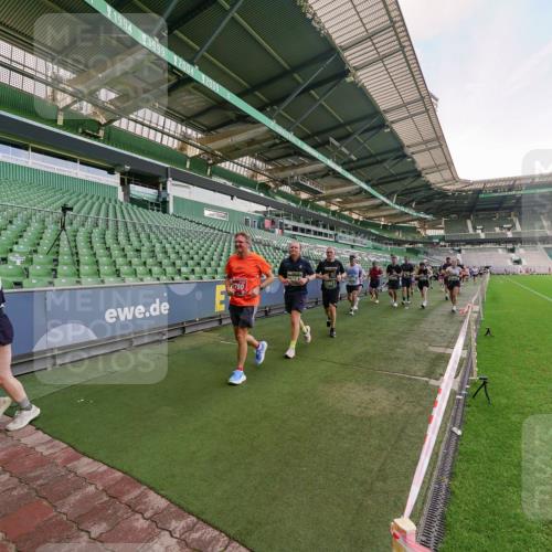 13.09.2026 - 21. swb-Marathon Bremen Michael Burmester http://msf.ph/oto/10319424 13.09.2026 13:18:12 Laufen im Stadion 267, 311, 404, 449, 486, 546, 588, 732, 753, 837, 921, 1057, 1424, 1425, 1431, 1765, 1790, 1813, 1844, 1868, 1987, 2056, 2067, 2096, 2123, 2137, 2224, 2294, 2357, 2358, 2389, 2419, 2453, 2532, 2550, 2586, 2601, 2614, 2622, 2647, 2655, 2797, 2821, 2849, 2857, 2879, 2880, 2893, 2944, 2984, 2999, 3096, 3100, 3104, 3146, 3180, 3195, 3210, 3213, 3285, 3287, 3314, 3337, 3421, 3431, 3476, 3479, 3506, 3537, 3548, 3619, 3633, 3654, 3740, 3879, 4478 meine-sportfotos.de
