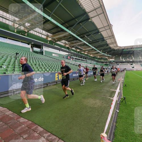 13.09.2026 - 21. swb-Marathon Bremen Michael Burmester http://msf.ph/oto/10319429 13.09.2026 13:18:13 Laufen im Stadion 267, 311, 404, 449, 486, 546, 588, 732, 753, 837, 921, 1057, 1424, 1425, 1431, 1765, 1790, 1813, 1844, 1868, 1987, 2056, 2067, 2096, 2123, 2137, 2224, 2294, 2357, 2358, 2389, 2419, 2453, 2532, 2550, 2586, 2601, 2614, 2622, 2647, 2655, 2786, 2797, 2821, 2849, 2857, 2879, 2880, 2893, 2944, 2984, 2999, 3096, 3100, 3104, 3146, 3180, 3195, 3210, 3213, 3285, 3287, 3314, 3337, 3421, 3431, 3476, 3479, 3506, 3537, 3548, 3619, 3633, 3654, 3740, 3879, 4478 meine-sportfotos.de