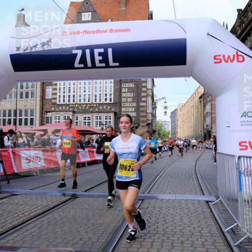 13.09.2026 - 21. swb-Marathon Bremen Tim E. http://msf.ph/oto/10319438 13.09.2026 10:58:20 Ziel 10078, 10494, 10543, 10559, 10565, 10604, 10673, 10826, 10828, 10903, 10914, 10931, 10932, 11136, 11295, 11332, 11752, 11824, 11863, 11884, 12441, 12482, 12551 meine-sportfotos.de