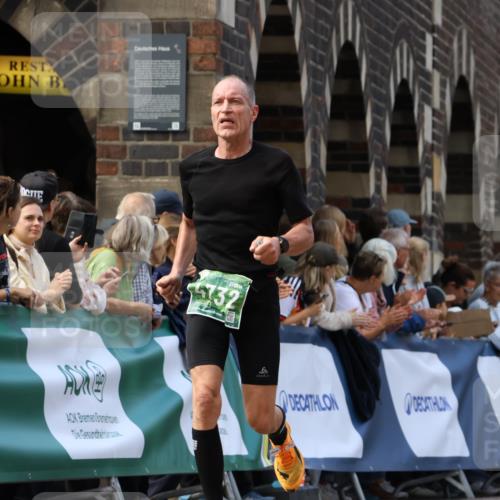 13.09.2026 - 21. swb-Marathon Bremen Strokosch-Dieckow http://msf.ph/oto/10319464 13.09.2026 13:07:47 Ziel 819, 2135, 2706, 3043, 3118, 4743, 4808, 7803, 8060, 8098, 8467, 4732, 6692, 13091, 13160 meine-sportfotos.de
