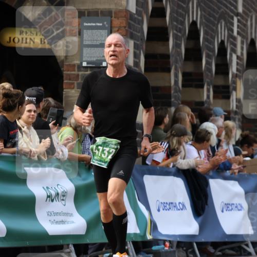 13.09.2026 - 21. swb-Marathon Bremen Strokosch-Dieckow http://msf.ph/oto/10319496 13.09.2026 13:07:47 Ziel 819, 2135, 2706, 3043, 3118, 4743, 4808, 7803, 8060, 8098, 8467, 4732, 6692, 13091, 13160 meine-sportfotos.de
