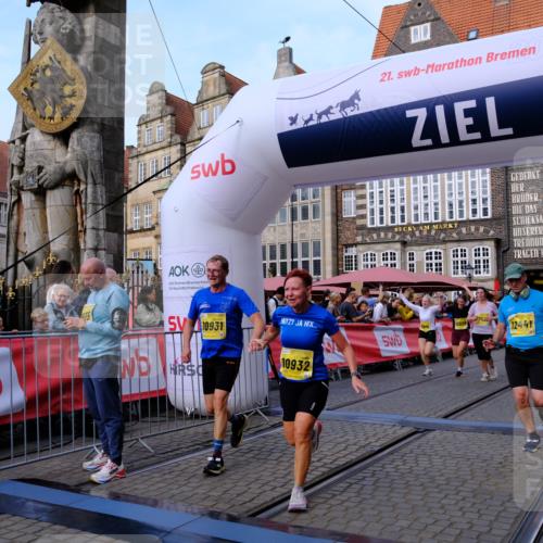 13.09.2026 - 21. swb-Marathon Bremen Tim E. http://msf.ph/oto/10319638 13.09.2026 10:58:24 Ziel 10249, 10494, 10543, 10559, 10604, 10673, 10750, 10798, 10826, 10828, 10903, 10914, 10931, 10932, 11120, 11136, 11295, 11332, 11388, 11420, 11752, 11863, 11884, 11952, 12017, 12386, 12387, 12441, 12482, 12551 meine-sportfotos.de