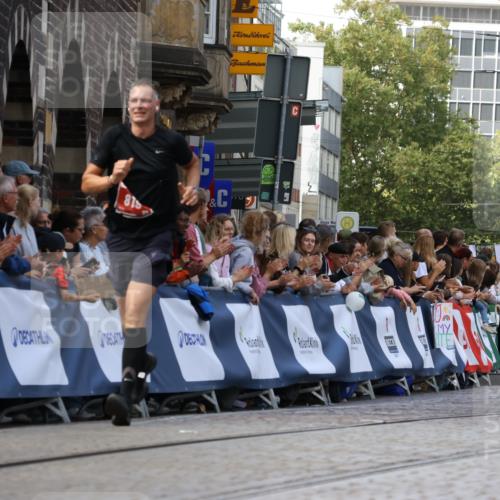 13.09.2026 - 21. swb-Marathon Bremen Strokosch-Dieckow http://msf.ph/oto/10319639 13.09.2026 13:07:55 Ziel 819, 2135, 2706, 4990, 5570, 5976, 7558, 7803, 8060, 8098, 8467, 8611, 8737, 9035, 9356, 2098, 2266, 2844, 6692, 13091, 13160 meine-sportfotos.de
