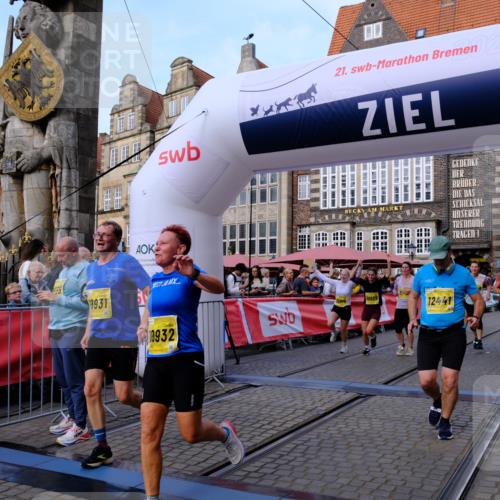 13.09.2026 - 21. swb-Marathon Bremen Tim E. http://msf.ph/oto/10319673 13.09.2026 10:58:24 Ziel 10249, 10494, 10543, 10559, 10604, 10673, 10750, 10798, 10826, 10828, 10903, 10914, 10931, 10932, 11120, 11136, 11295, 11332, 11388, 11420, 11752, 11863, 11884, 11952, 12017, 12386, 12387, 12441, 12482, 12551 meine-sportfotos.de
