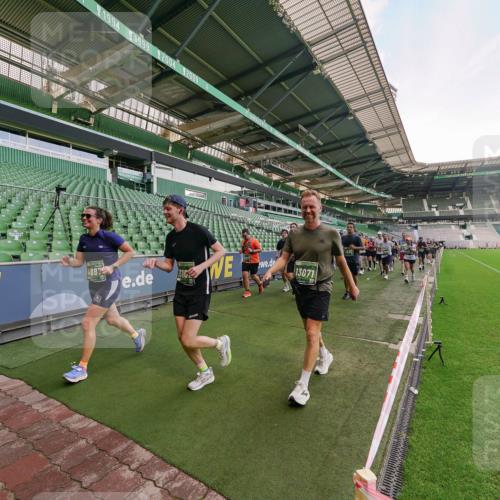 13.09.2026 - 21. swb-Marathon Bremen Michael Burmester http://msf.ph/oto/10319699 13.09.2026 13:18:44 Laufen im Stadion 311, 333, 404, 486, 512, 546, 732, 753, 837, 921, 938, 1424, 1425, 1431, 1506, 1765, 1790, 1844, 1868, 2056, 2096, 2123, 2137, 2224, 2240, 2294, 2315, 2357, 2358, 2389, 2419, 2453, 2557, 2563, 2601, 2614, 2622, 2647, 2689, 2703, 2786, 2843, 2845, 2849, 2857, 2879, 2880, 2893, 2944, 2983, 2984, 2999, 3031, 3046, 3072, 3096, 3100, 3146, 3180, 3189, 3198, 3210, 3285, 3287, 3337, 3421, 3431, 3476, 3537, 3548, 3619, 3633, 3654, 3740, 3879, 4478 meine-sportfotos.de