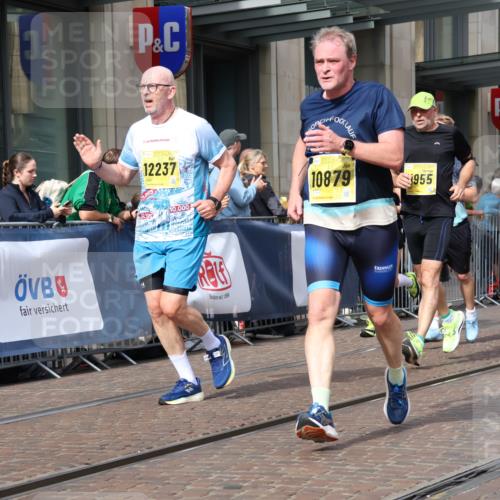 13.09.2026 - 21. swb-Marathon Bremen Strokosch-Dieckow http://msf.ph/oto/10319769 13.09.2026 10:58:28 Ziel 10254, 10485, 10787, 10794, 10832, 10878, 10948, 11030, 11189, 11228, 11267, 11278, 11488, 11743, 11955, 12130, 12176, 12237, 12320, 12414, 12499, 12505, 10249, 10494, 10530, 10673, 10750, 10798, 10828, 10878, 10879, 10914, 11004, 11120, 11131, 11152, 11202, 11295, 11384, 11388, 11403, 11420, 11455, 11686, 11750, 11752, 11884, 11906, 11952, 11953, 12017, 12092, 12180, 12386, 12387, 12441, 12482, 12499, 12518 meine-sportfotos.de