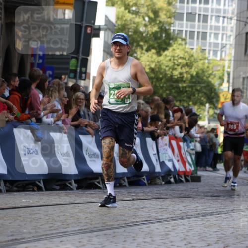 13.09.2026 - 21. swb-Marathon Bremen Strokosch-Dieckow http://msf.ph/oto/10319805 13.09.2026 13:08:03 Ziel 819, 969, 2135, 4732, 4852, 4990, 5570, 5976, 7558, 7803, 8611, 8737, 9035, 9356, 2098, 2266, 2844, 3808, 4247, 5594 meine-sportfotos.de