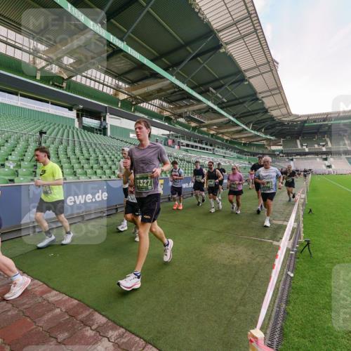 13.09.2026 - 21. swb-Marathon Bremen Michael Burmester http://msf.ph/oto/10319828 13.09.2026 13:18:55 Laufen im Stadion 311, 333, 404, 486, 512, 546, 732, 753, 837, 921, 938, 1156, 1424, 1425, 1431, 1506, 1765, 1790, 1844, 1868, 2056, 2123, 2137, 2224, 2240, 2294, 2315, 2357, 2358, 2419, 2453, 2557, 2563, 2601, 2614, 2622, 2626, 2647, 2689, 2702, 2703, 2722, 2786, 2843, 2845, 2849, 2857, 2879, 2880, 2893, 2944, 2983, 2999, 3031, 3046, 3072, 3096, 3100, 3116, 3146, 3180, 3189, 3198, 3210, 3263, 3285, 3287, 3337, 3421, 3431, 3476, 3537, 3548, 3619, 3633, 3654, 3740, 3879, 4478 meine-sportfotos.de